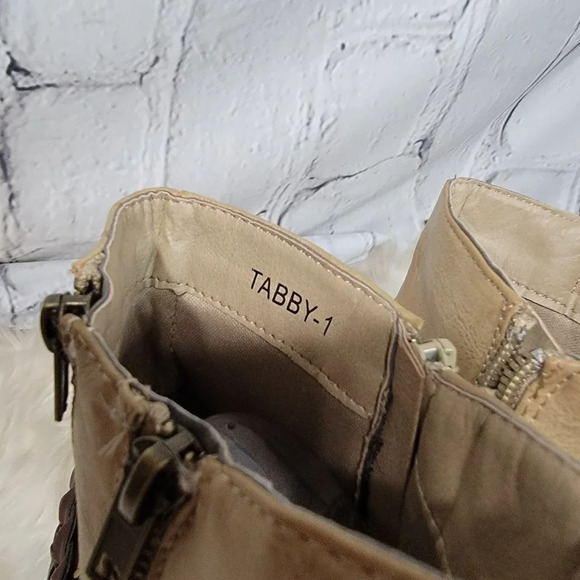 Pierre Dumas Two Toned Booties Braided Buckle Detail Women 10 Ankle Boot Western - Picture 5 of 13